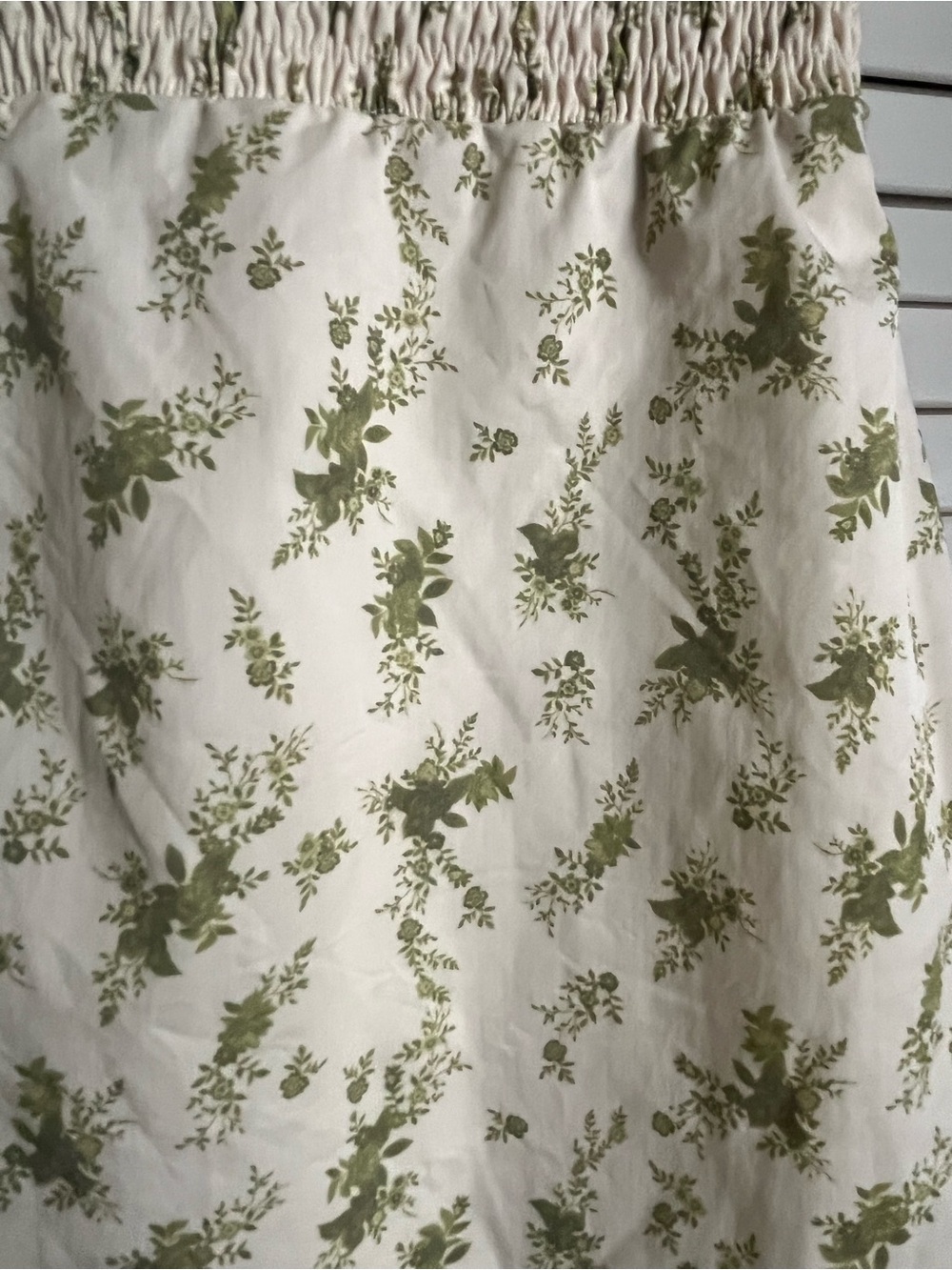 House of CB Cream Bellucci Garden Floral Puff-Sleeve Midi Dress - Picture 4 of 13